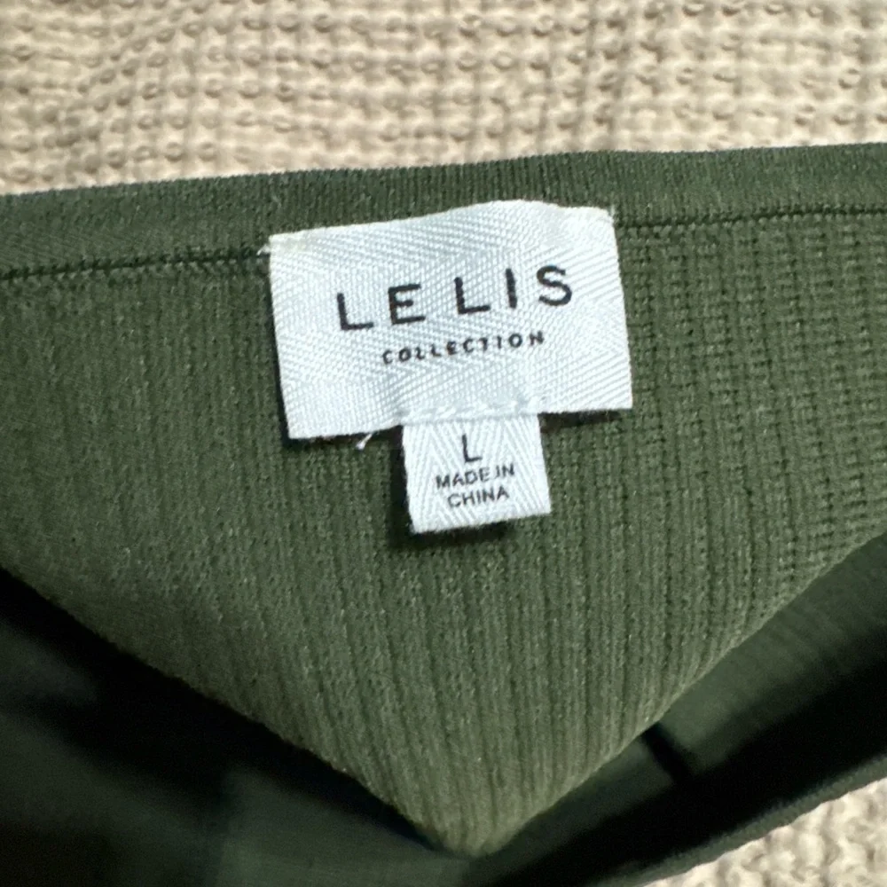Green Ribbed Strapless Top - Picture 3 of 3